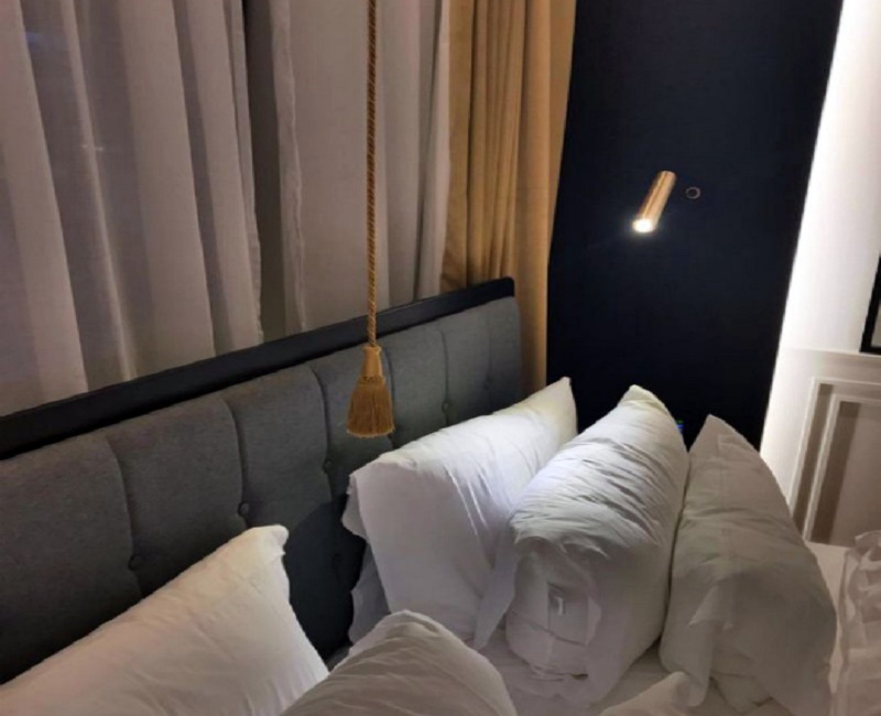 выключатель у кровати