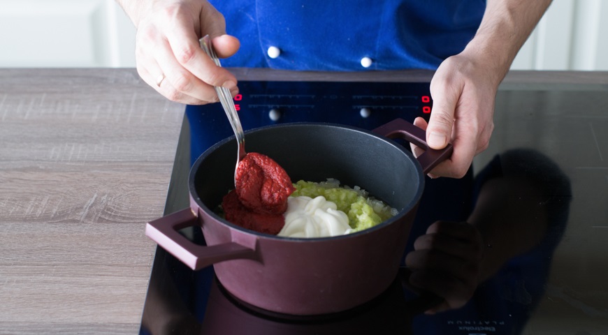 добавить в кабачковую икру сметану