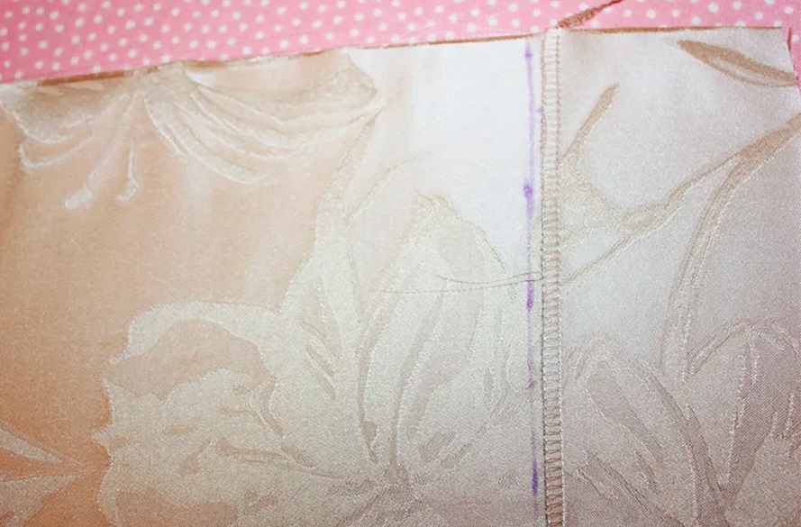 заутюженный шов оверлок