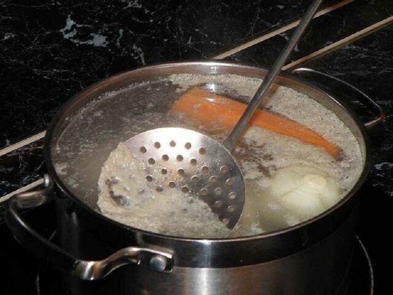 как сварить холодец из свиных ножек бульон