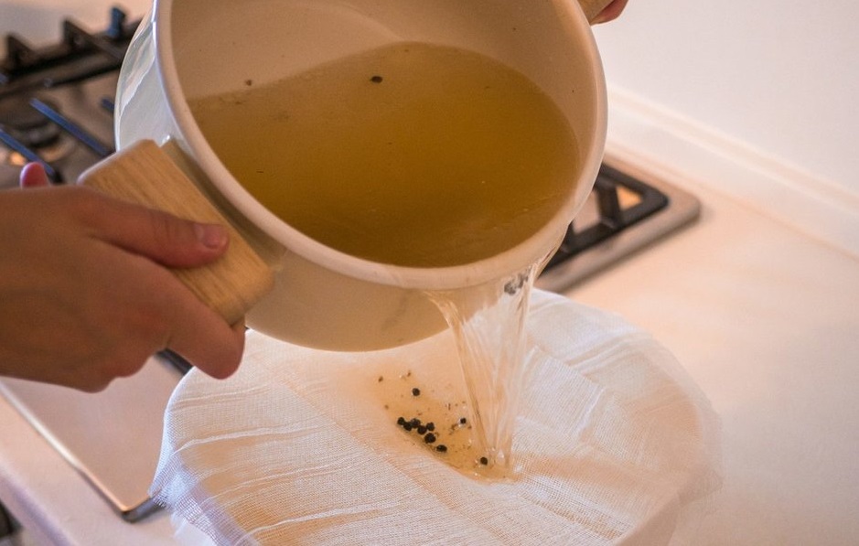 процедить бульон для холодца