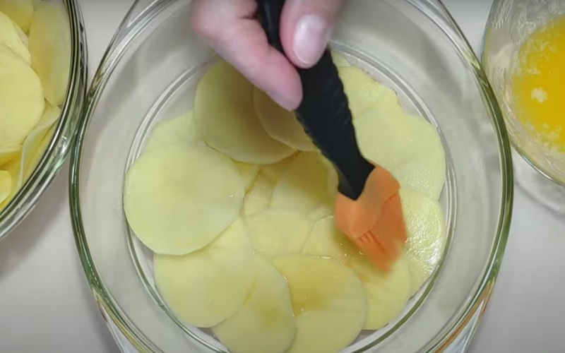 как уложить картофель слоями