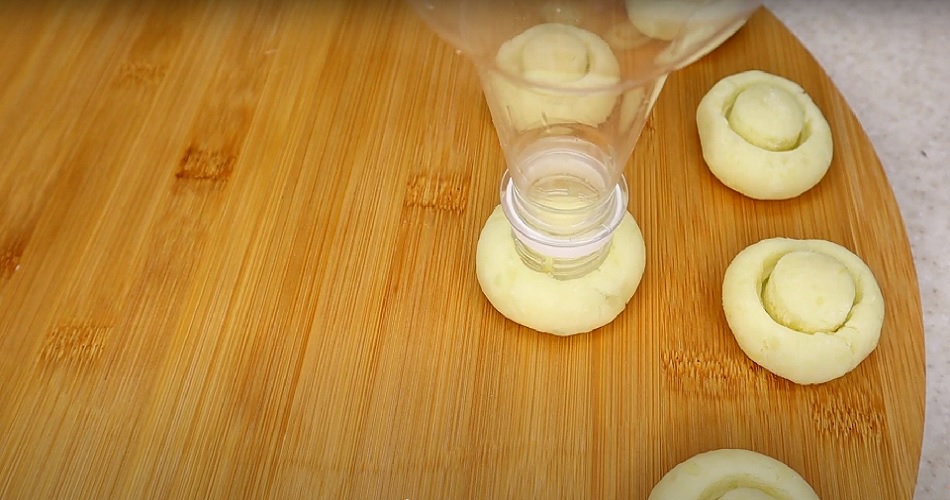 как сформировать грибы из пюре