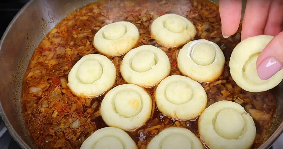 картофельные грибы на сковороде