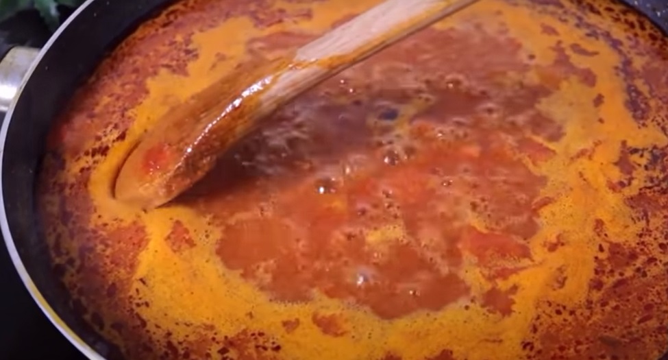 тушить томатную заправку