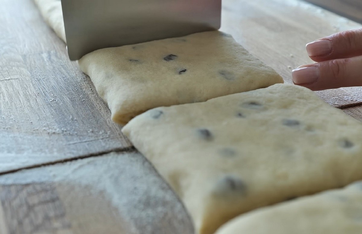 нарезание теста