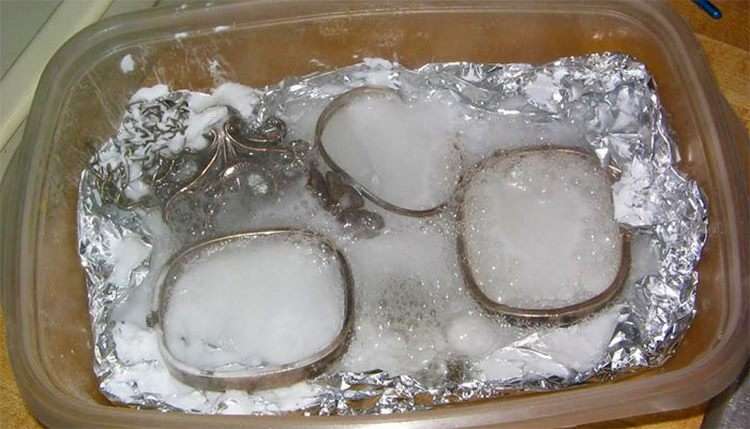 очистить серебро содой