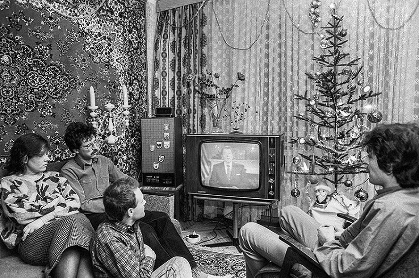 советские телевизоры показывали 2 канала из 12