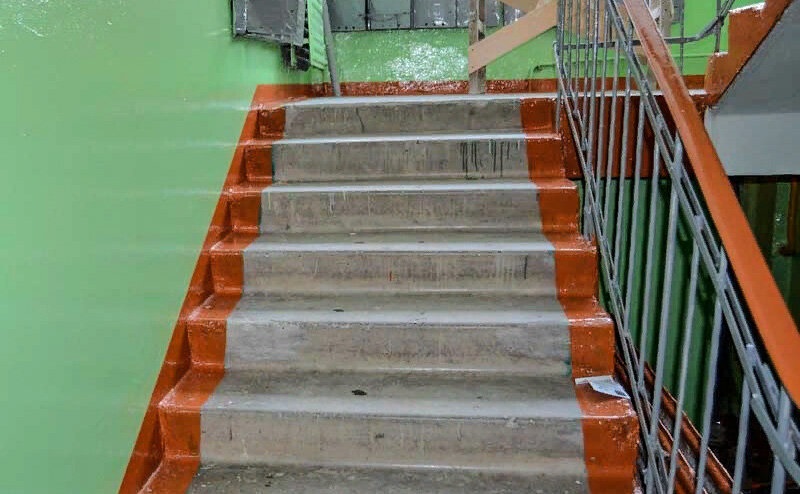 зачем красить лестниц по краям