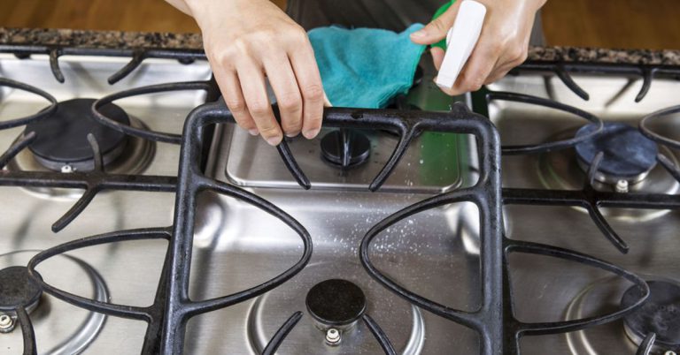 Нагар на кастрюле из нержавейки: как его убрать - Мир хитростей