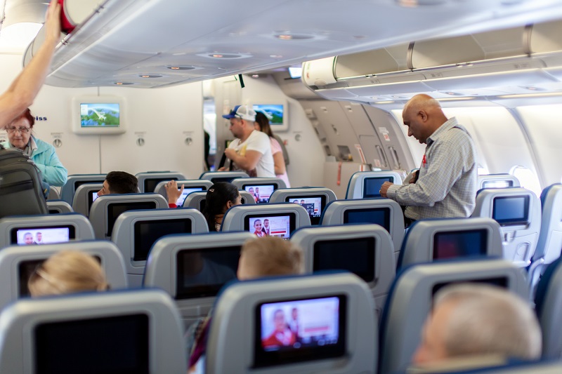 пассажиры во время полета