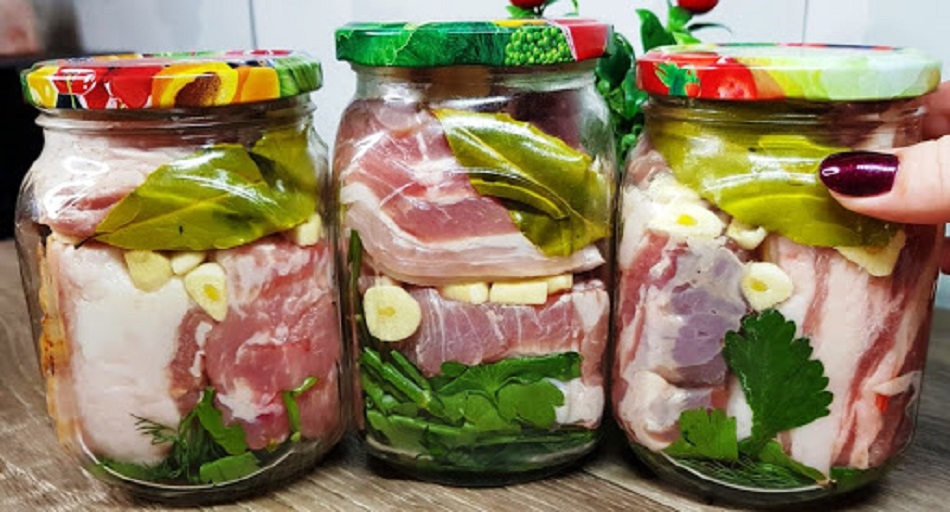 банка с салом