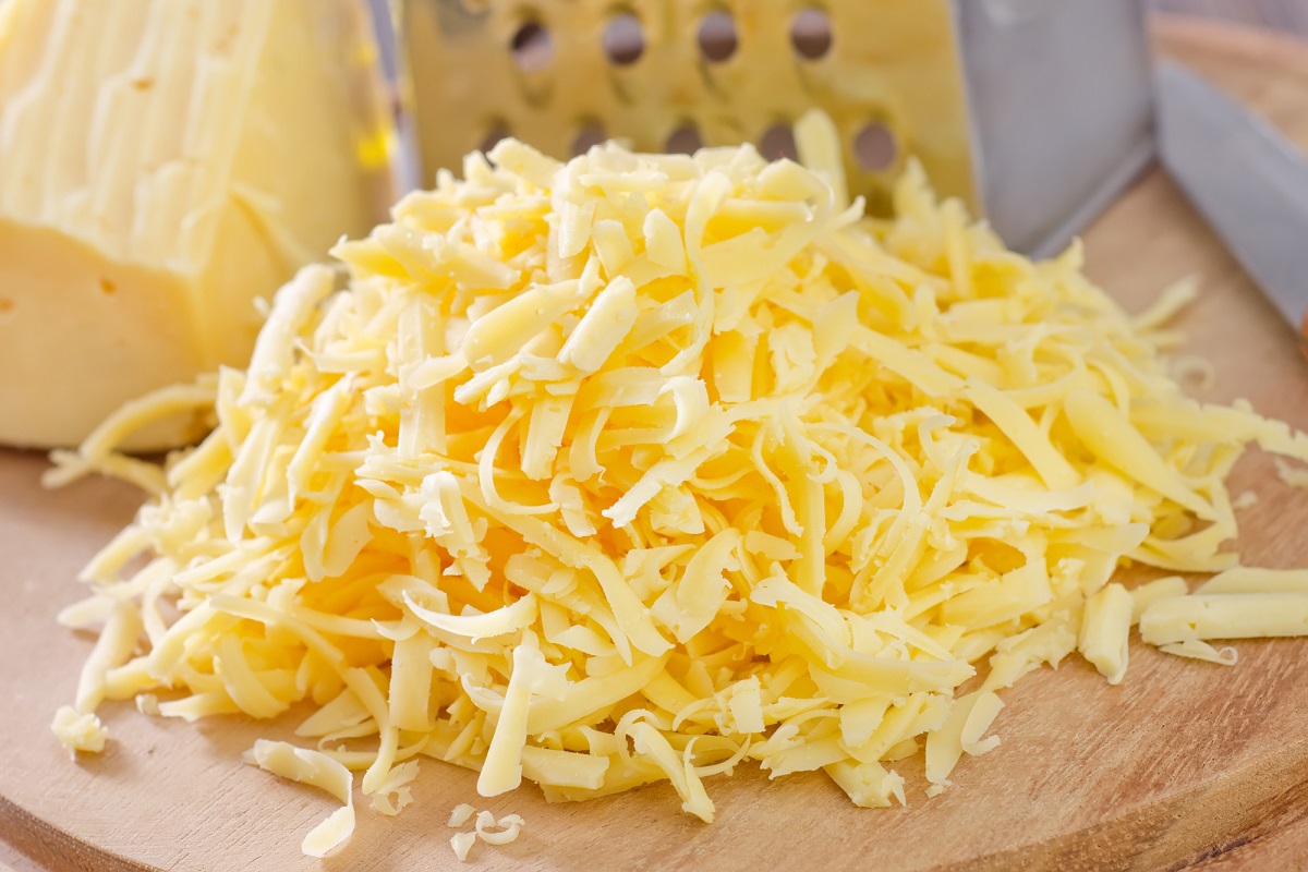 натереть сыр на терке